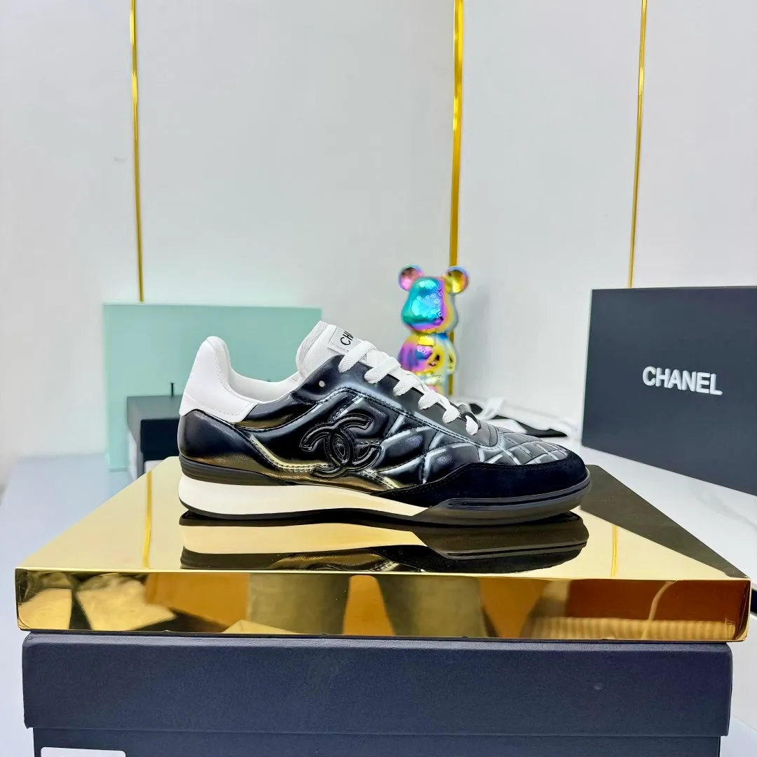 👟👟Ex-factory price 620👟👟 Top version Chanel Chanel - 2025 counter top casual sports shoes This sneaker is a classic design; the upper is electro-embroidered with a variety of techniques; the outsole is fashionable and sporty; it is extraordinary and incorporates a variety of color matching elements... The diversified mix and match is very beautiful and versatile, and can be used for leisure, fashion, sports and outdoor... ꫛꫀꪝ Go➫ Material: ❶Upper is made of: original cowhide ❷Inner lining is made of: original imported sheepskin ❸Outsole is based on: original TPU combination outsole Special counter boutique packaging complete set for women 35–41